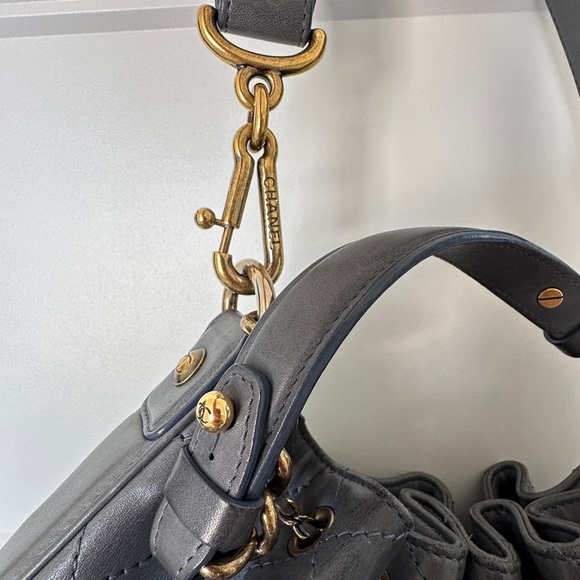 Chanel drawstring with the most beautiful hardware and wide strap - Picture 9 of 10